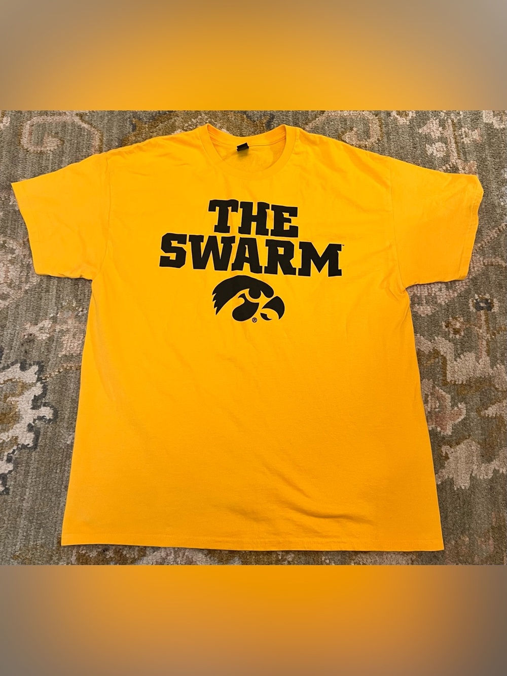 Iowa Hawkeyes The Swarm Shirt Men’s Size XL Color Yellow And Black